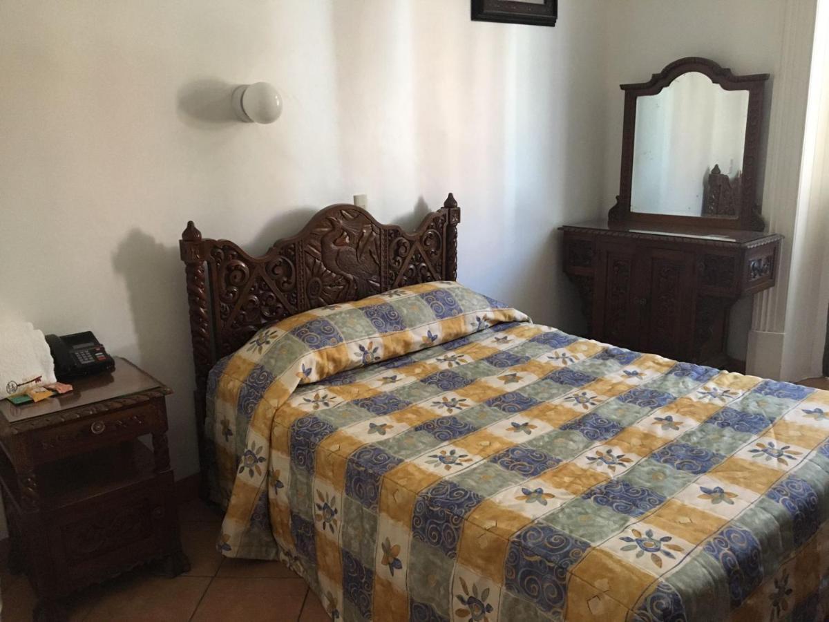Hotel De Los Banos Pachuca Bagian luar foto