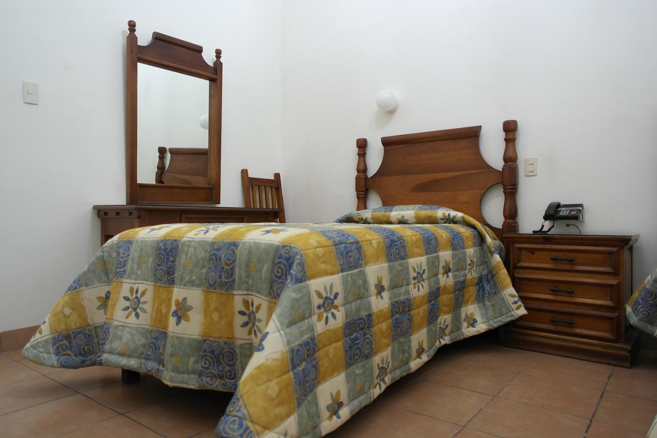 Hotel De Los Banos Pachuca Bagian luar foto
