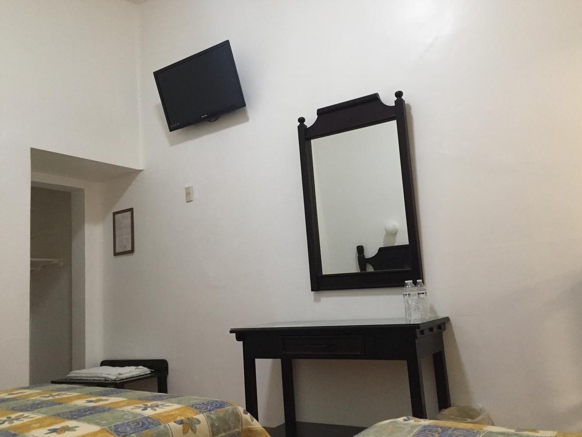 Hotel De Los Banos Pachuca Bagian luar foto
