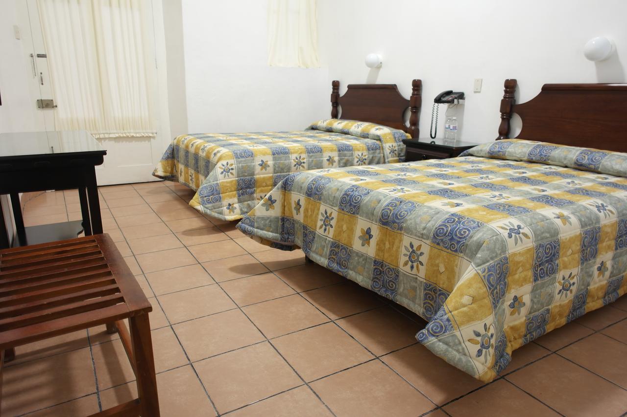 Hotel De Los Banos Pachuca Bagian luar foto