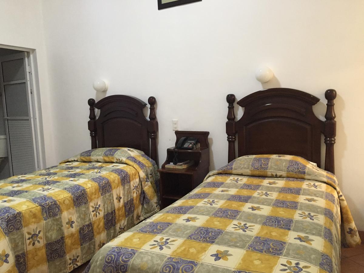 Hotel De Los Banos Pachuca Bagian luar foto