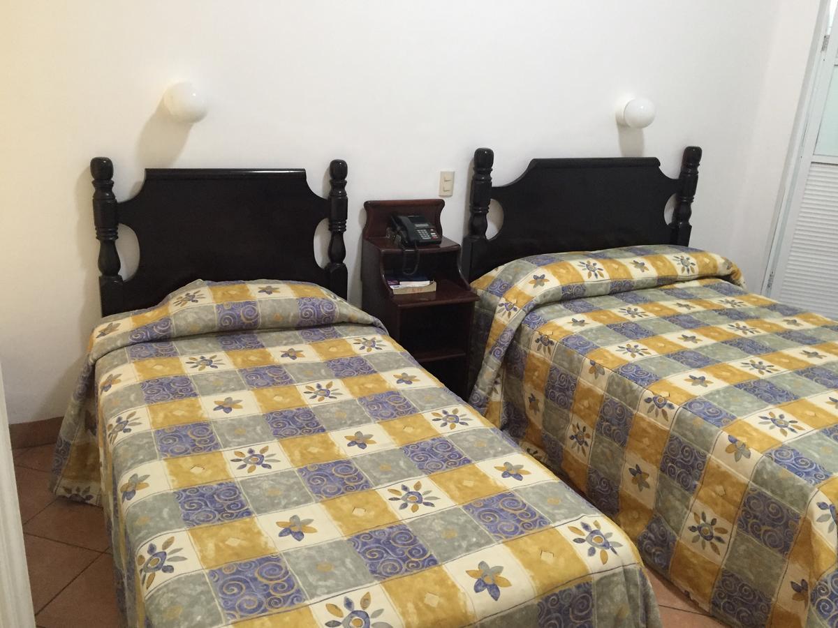 Hotel De Los Banos Pachuca Bagian luar foto