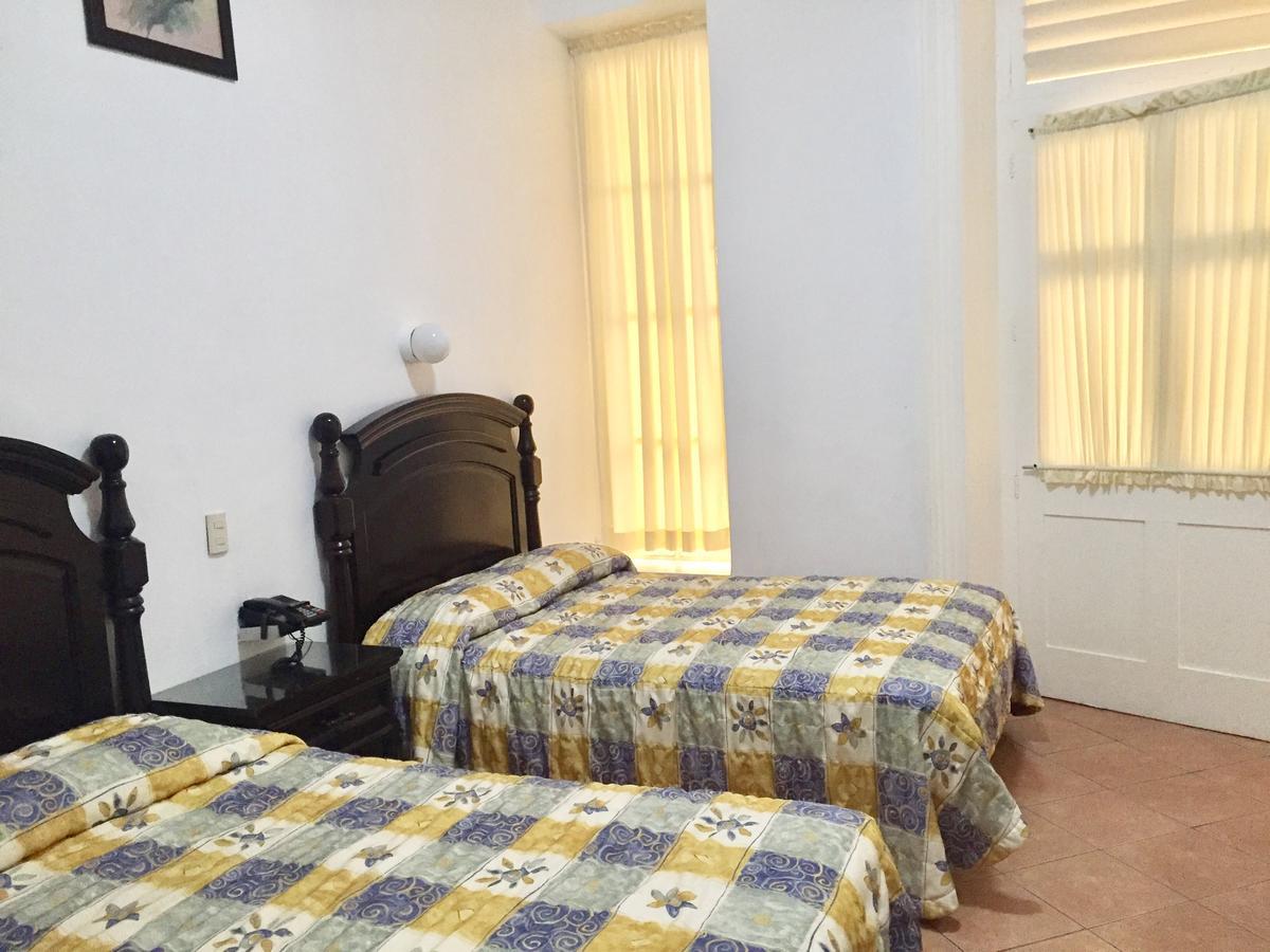 Hotel De Los Banos Pachuca Bagian luar foto