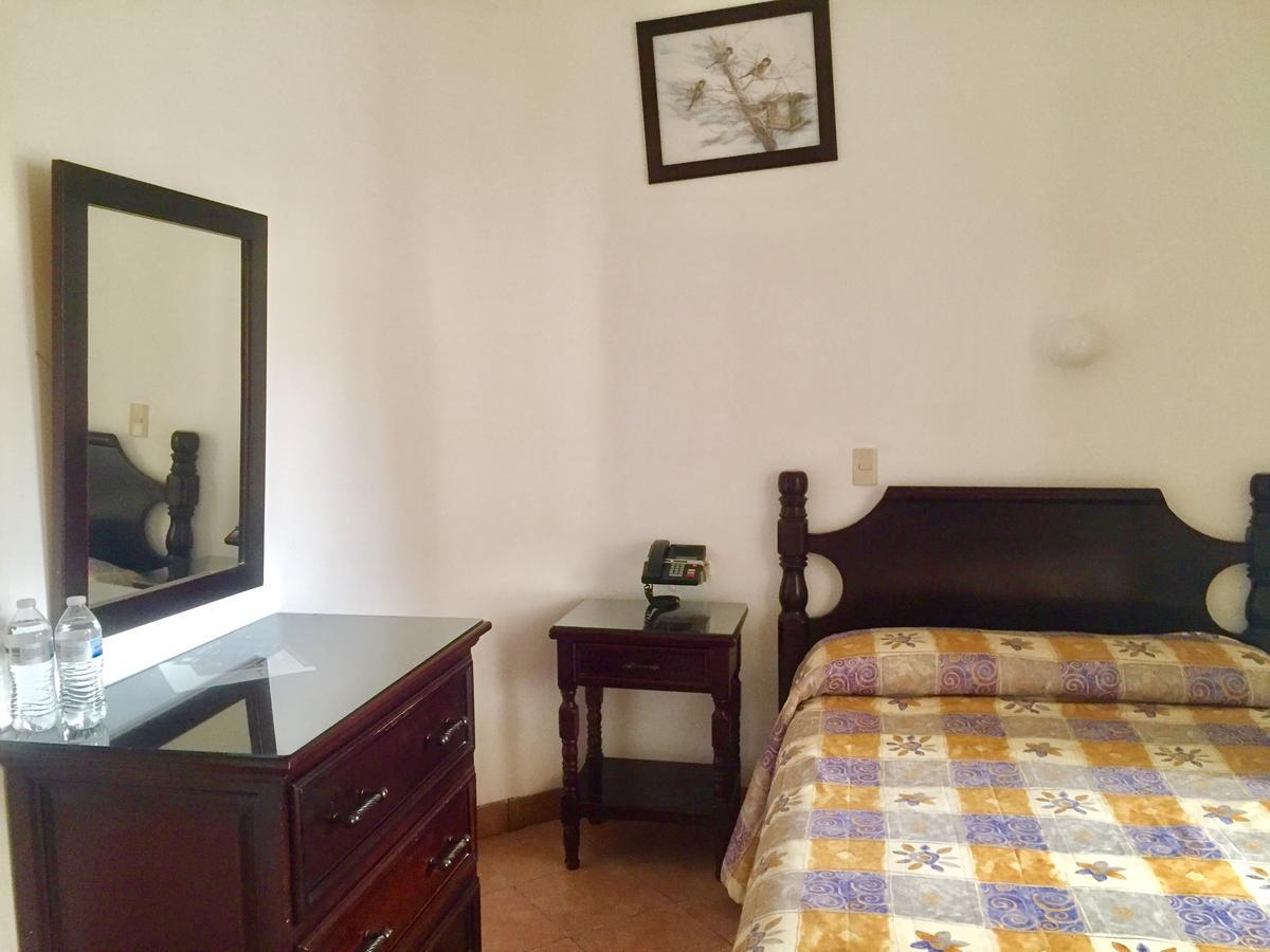 Hotel De Los Banos Pachuca Bagian luar foto